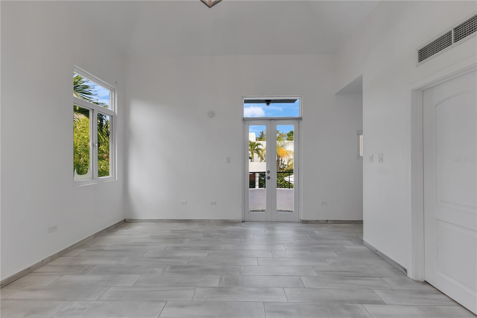 16 CALLE PALMA DE COCO