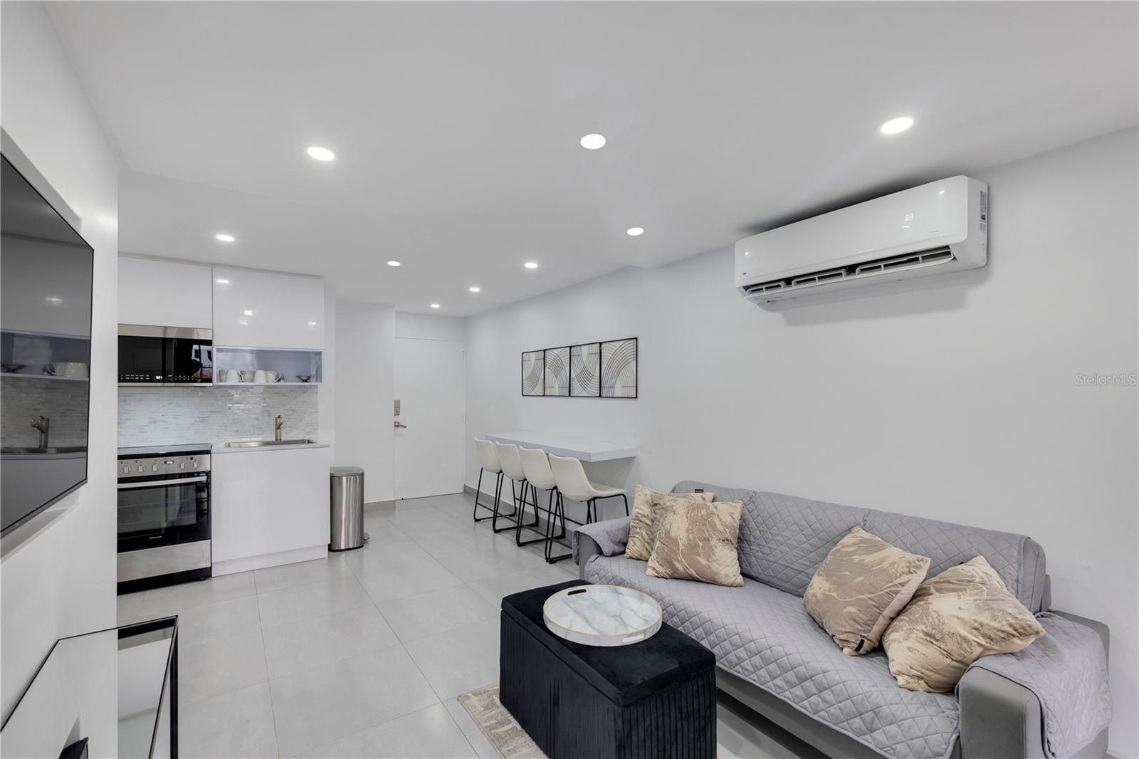 1603 CALLE LOIZA #404