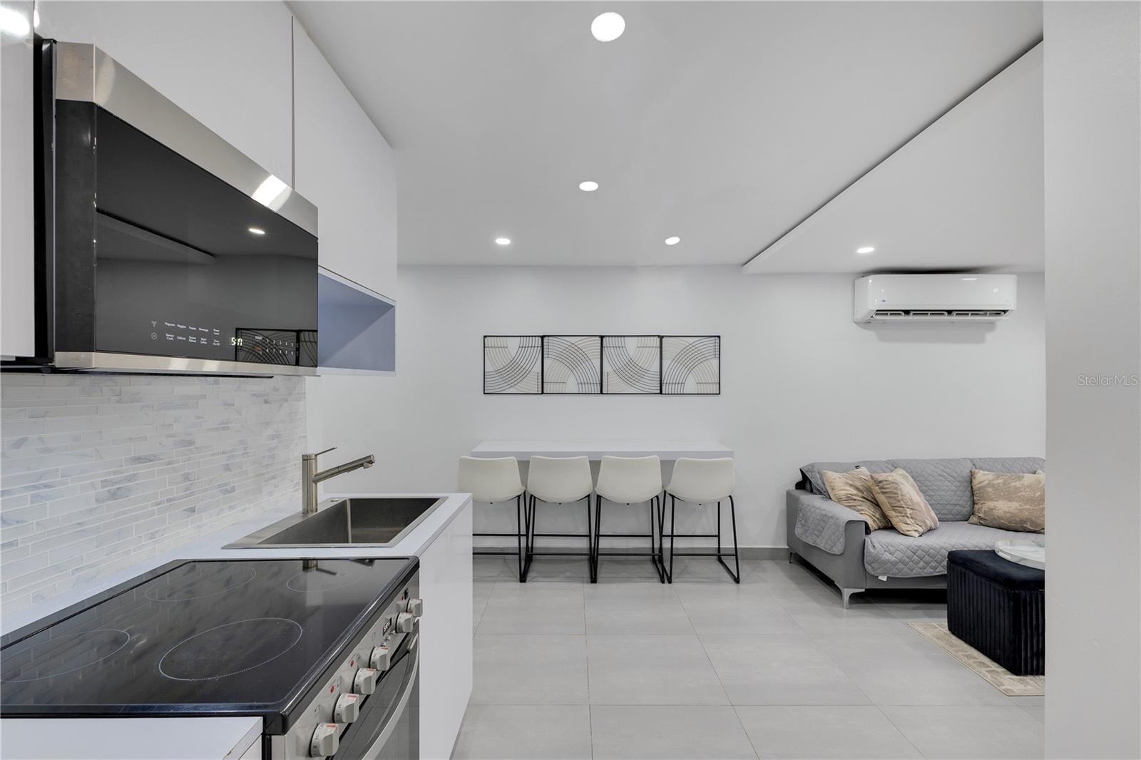 1603 CALLE LOIZA #404