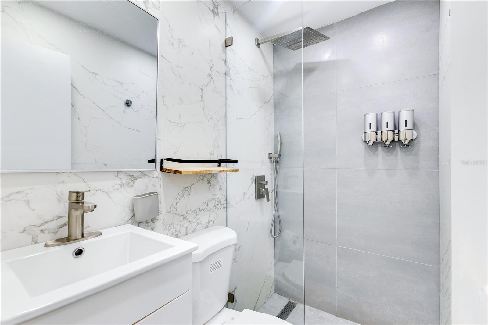 1603 CALLE LOIZA #404