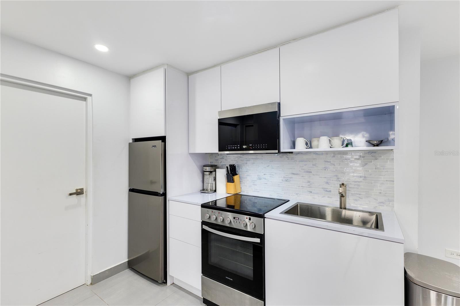 1603 CALLE LOIZA #404