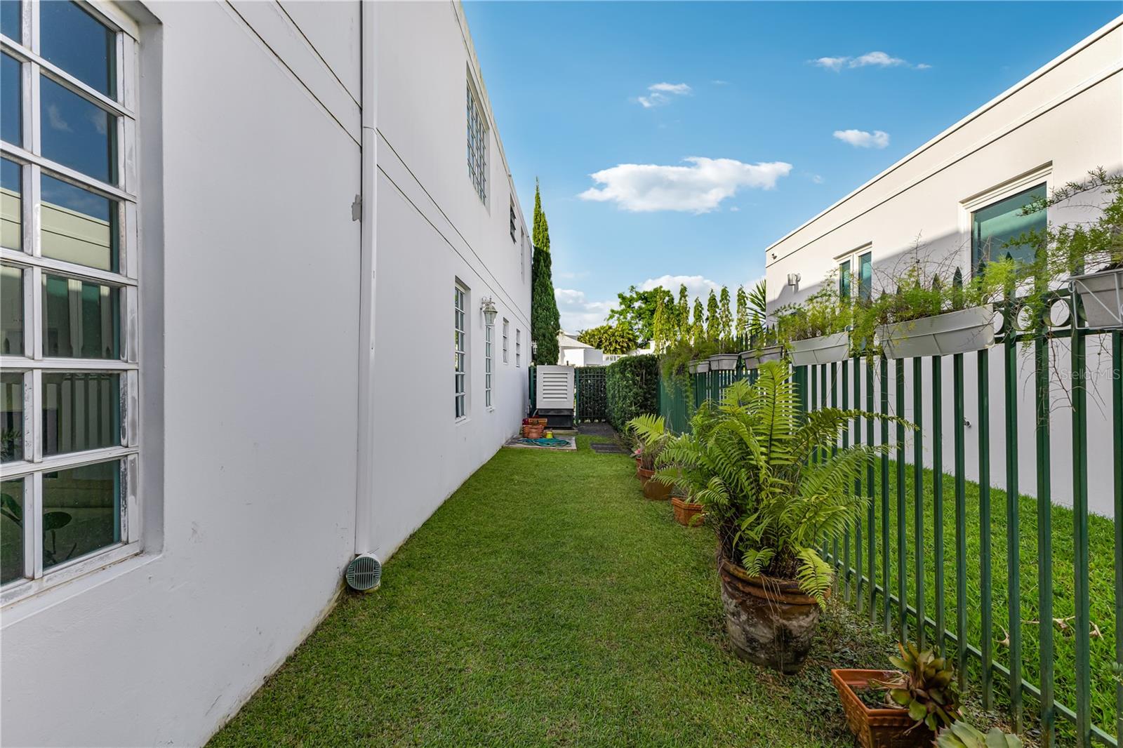 153 CALLE MARTINETE