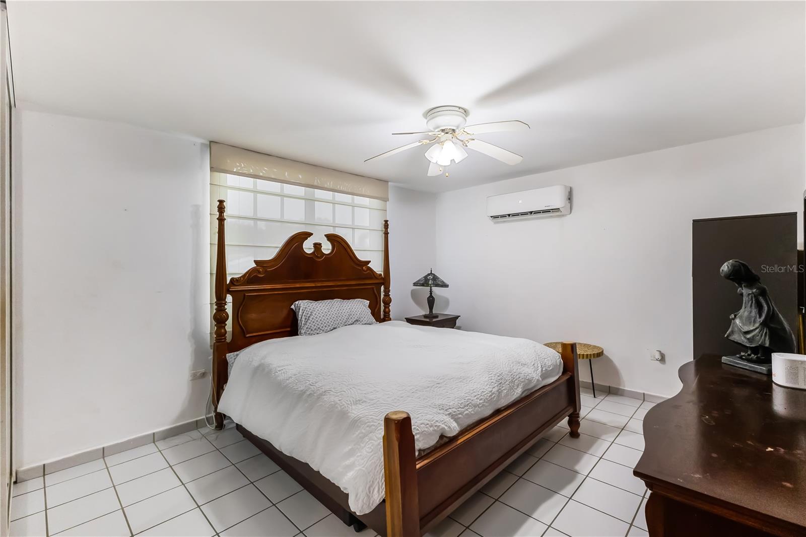 153 CALLE MARTINETE