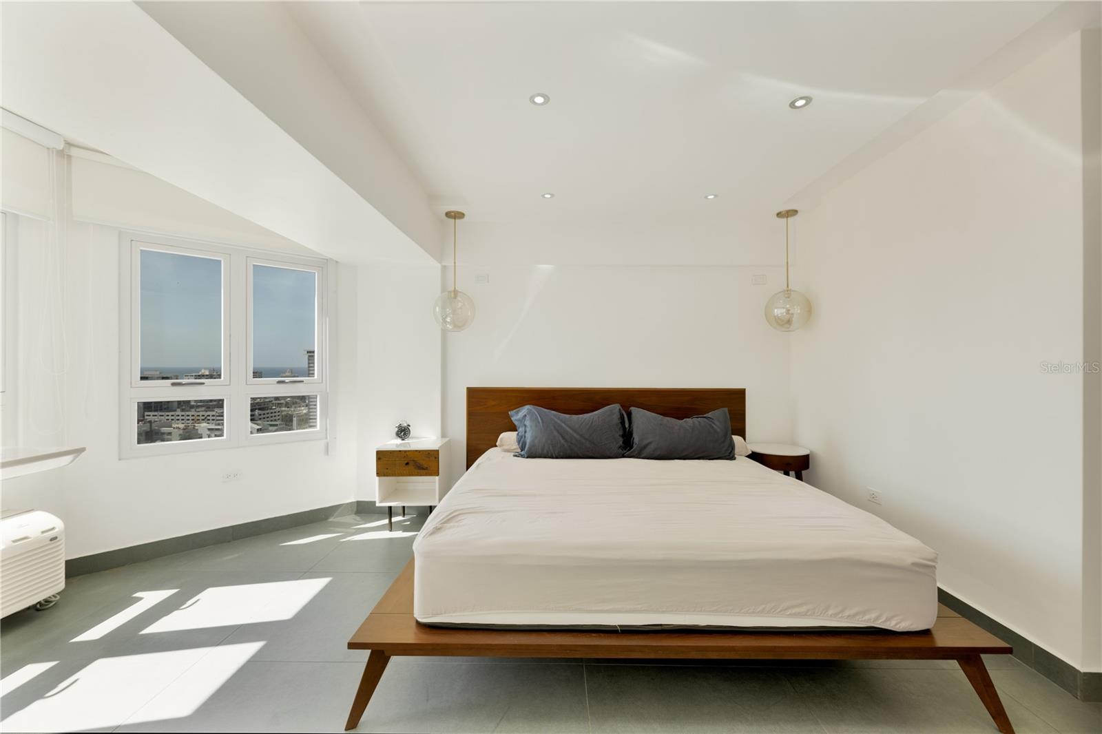 103 AVENIDA DE DIEGO #1801