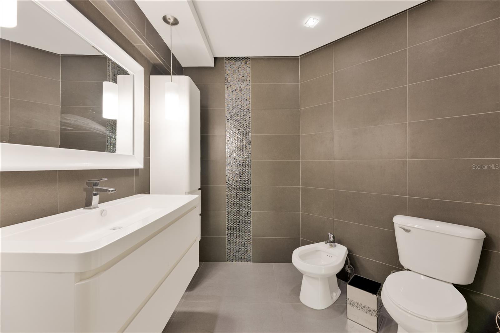 103 AVENIDA DE DIEGO #1801