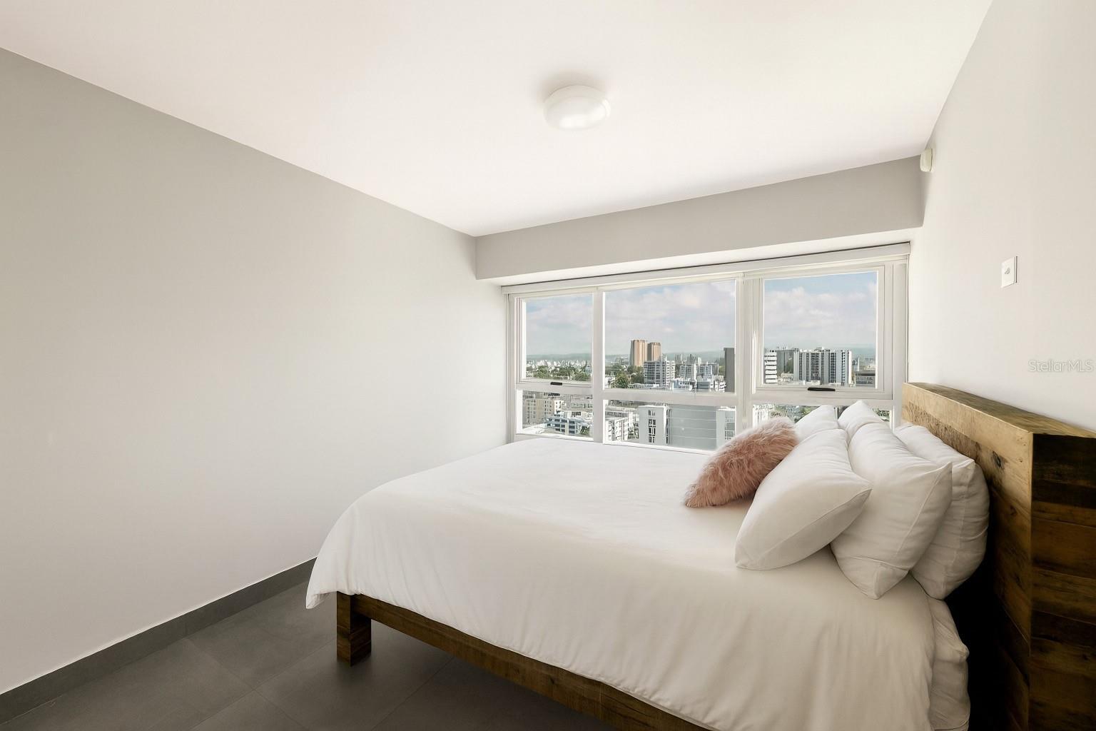 103 AVENIDA DE DIEGO #1801