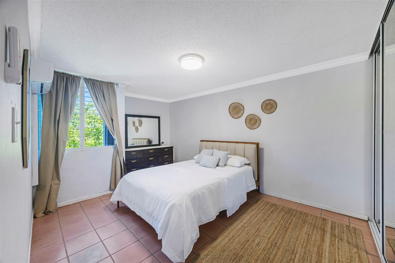 693 GOLD VILLAS #7201