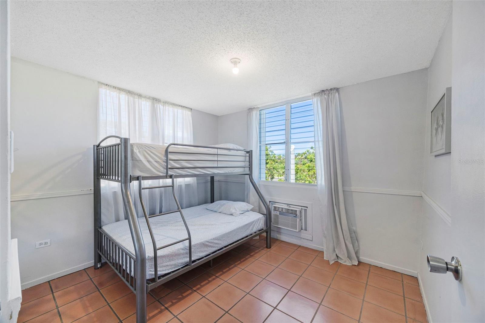 693 GOLD VILLAS #7201