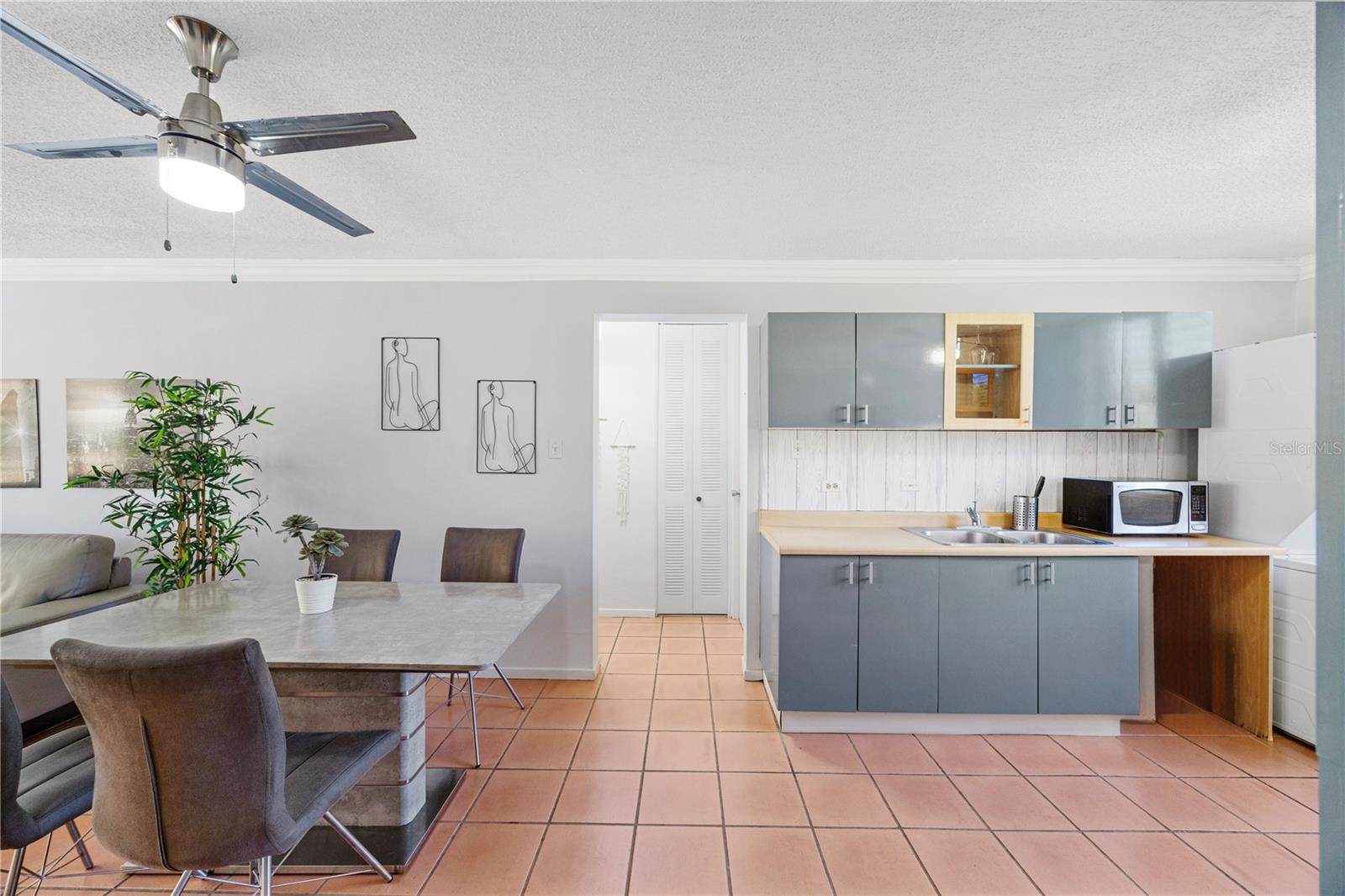 693 GOLD VILLAS #7201