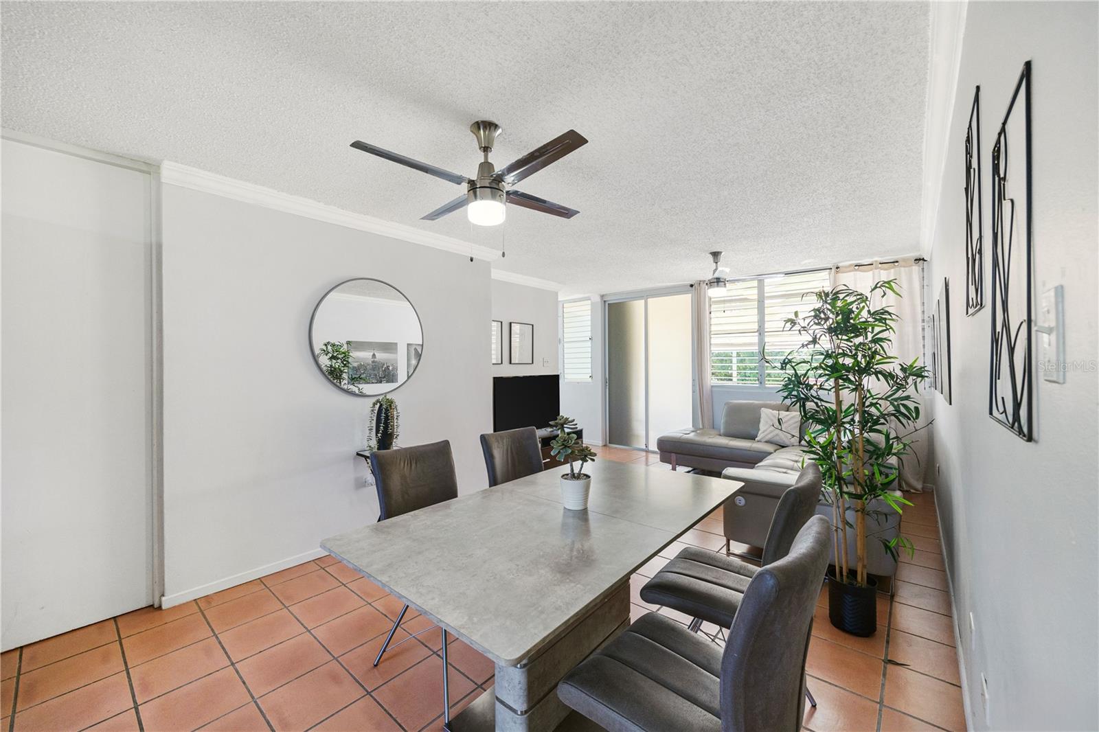 693 GOLD VILLAS #7201