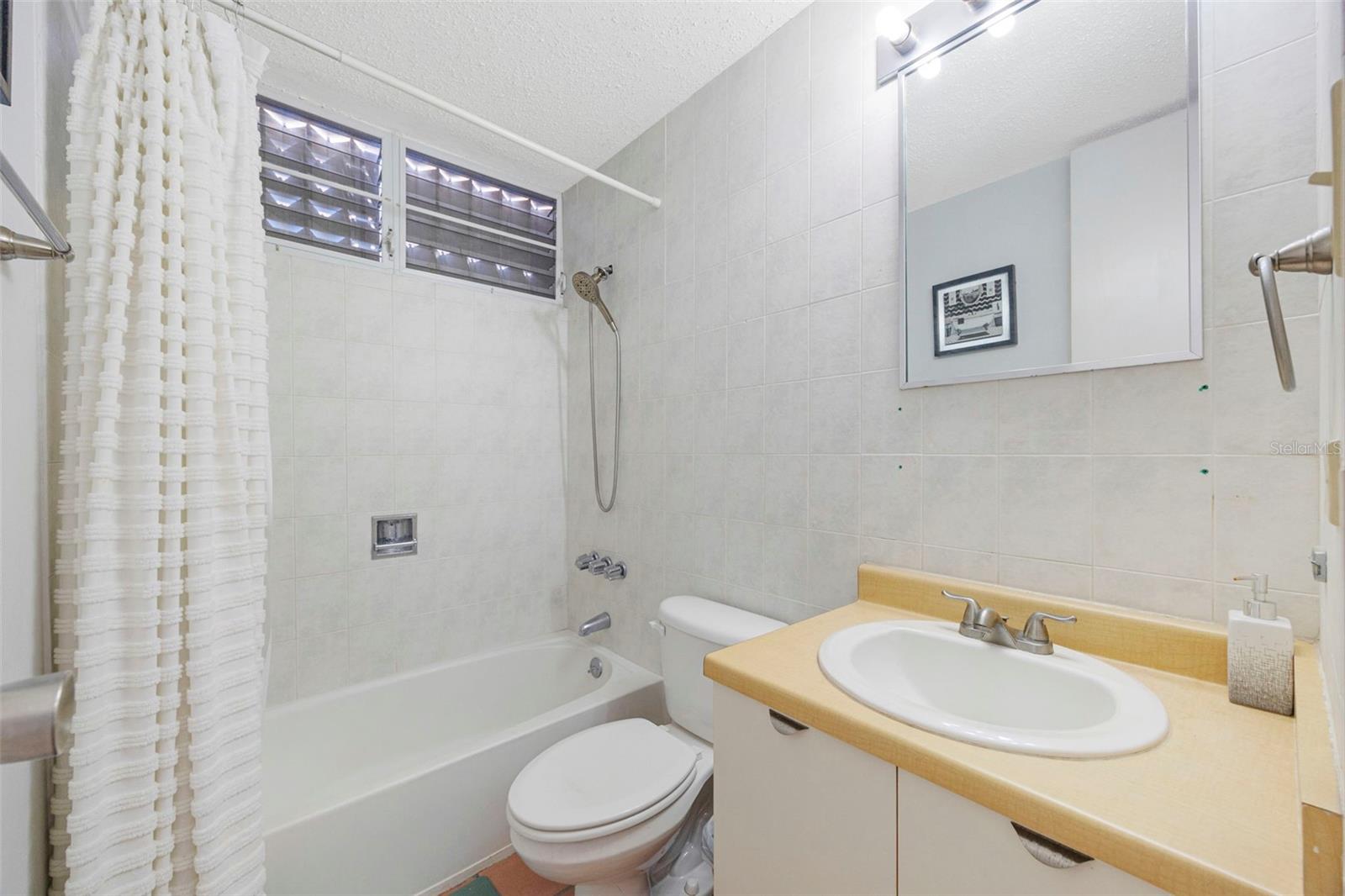 693 GOLD VILLAS #7201