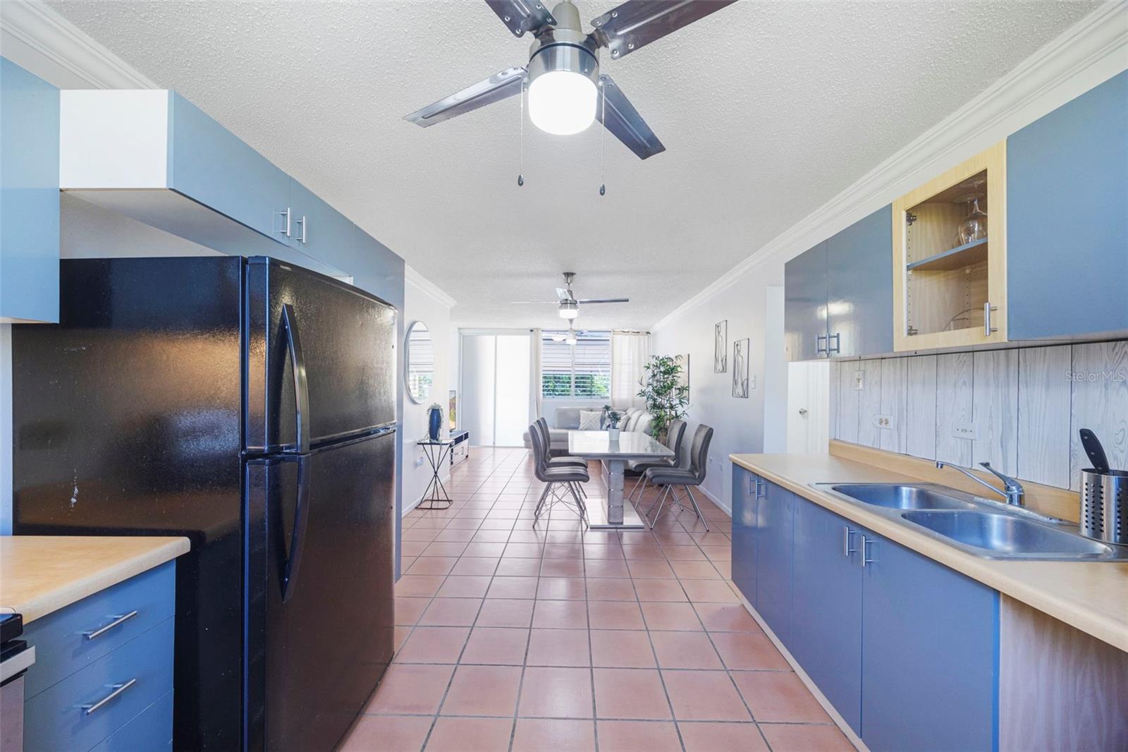 693 GOLD VILLAS #7201