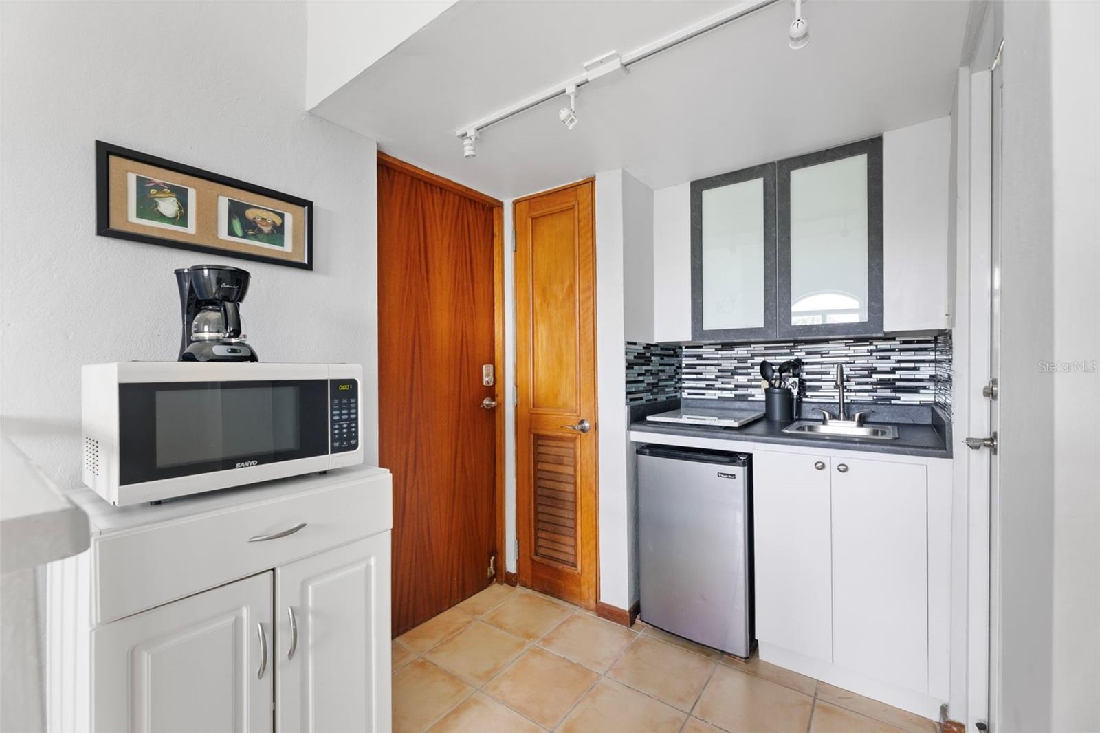 190 CANDELERO DRIVE #9247