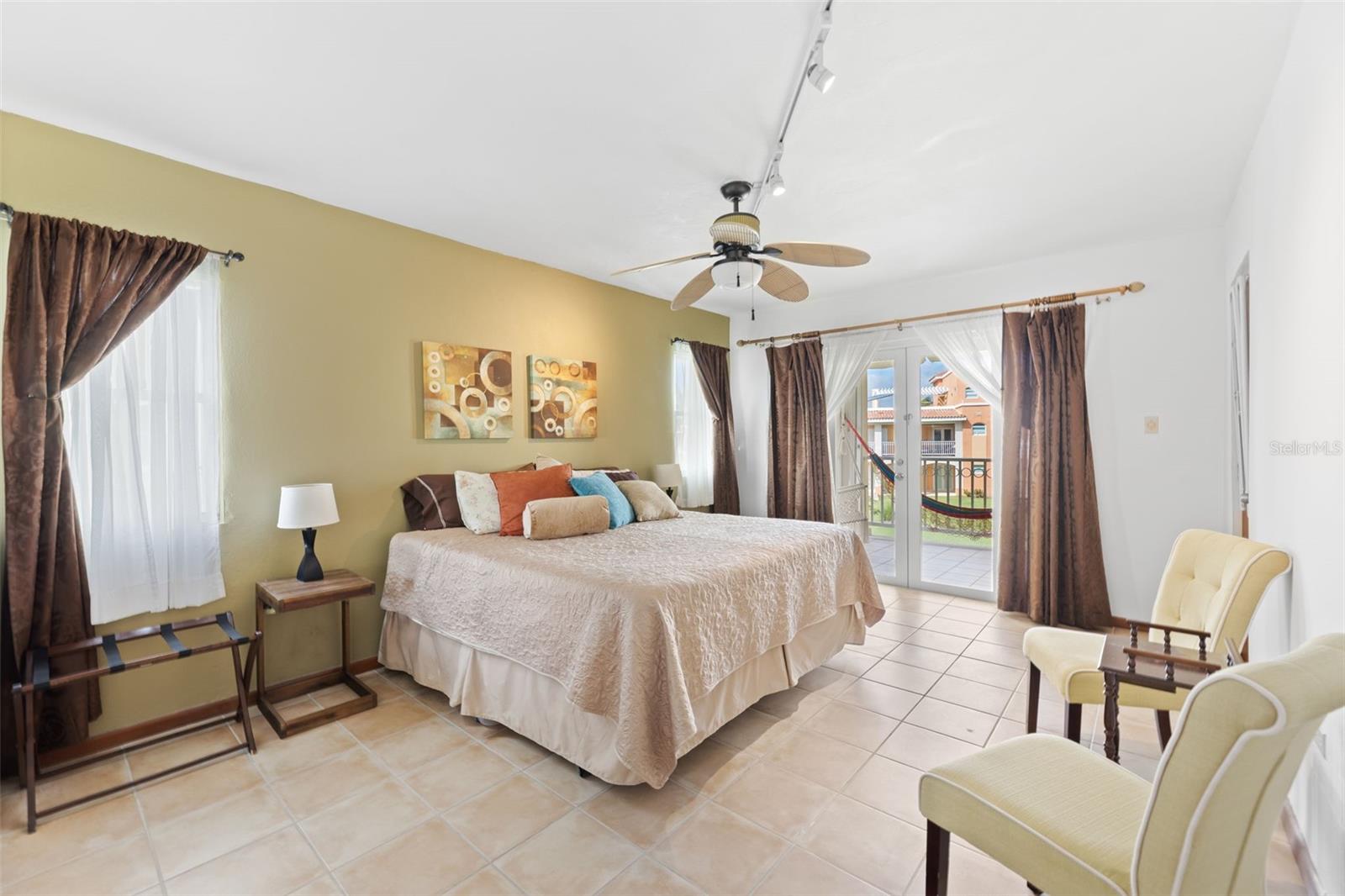 190 CANDELERO DRIVE #9247