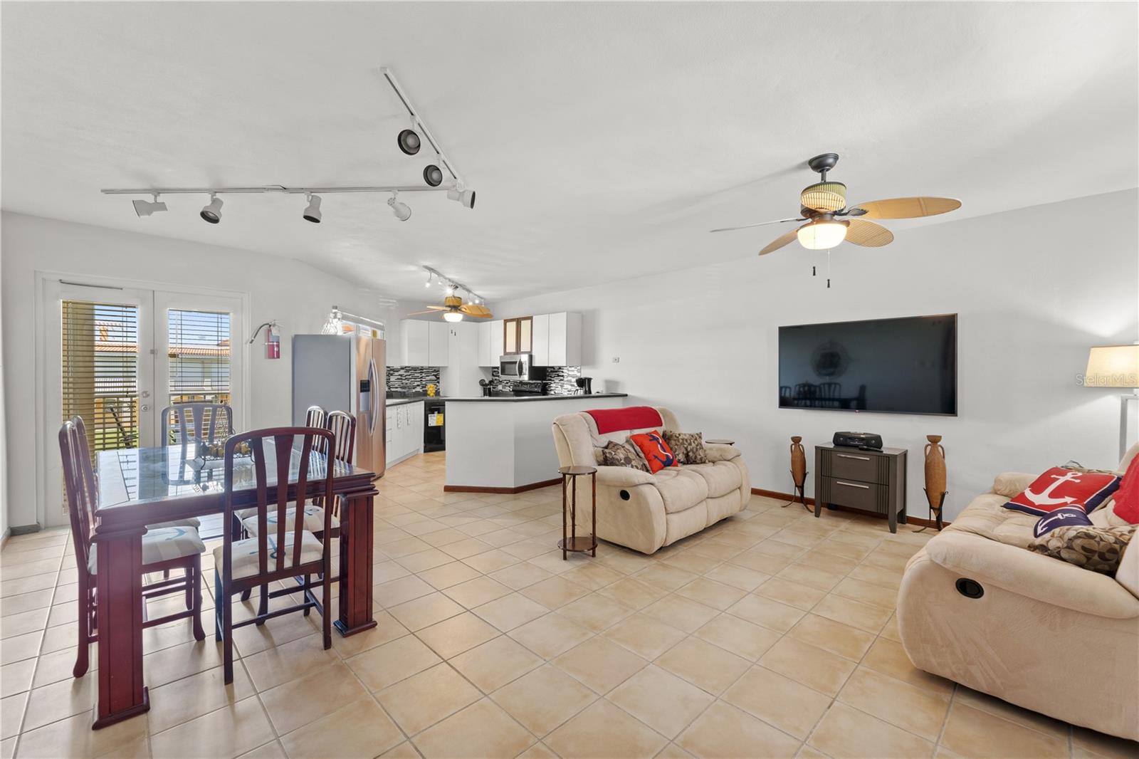 190 CANDELERO DRIVE #9247