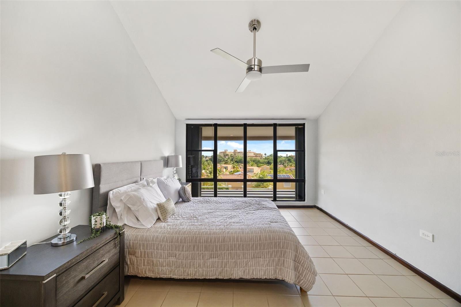 180 PALMAS DR HUMACAO