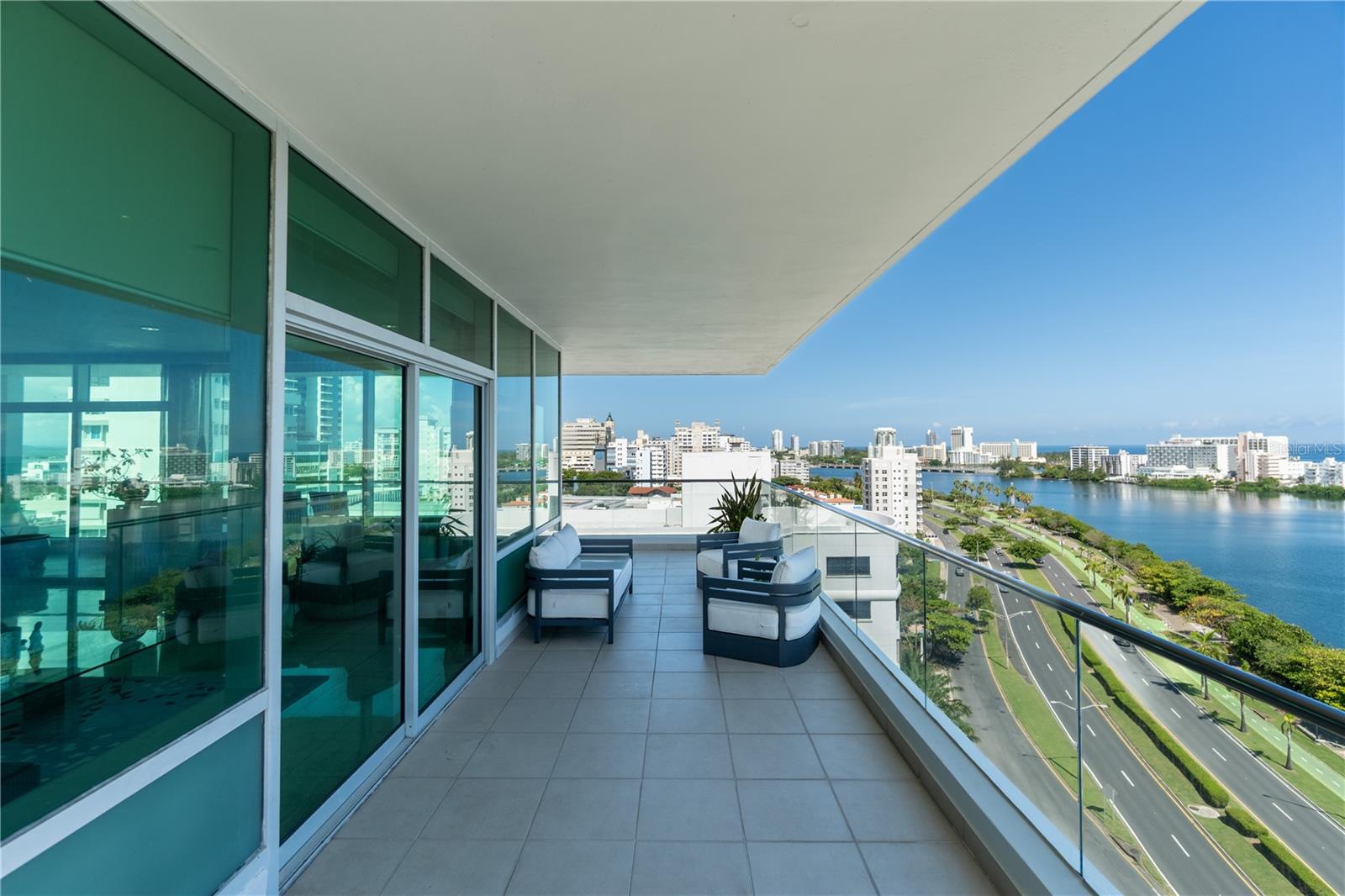 555 MONSERRATE #1101