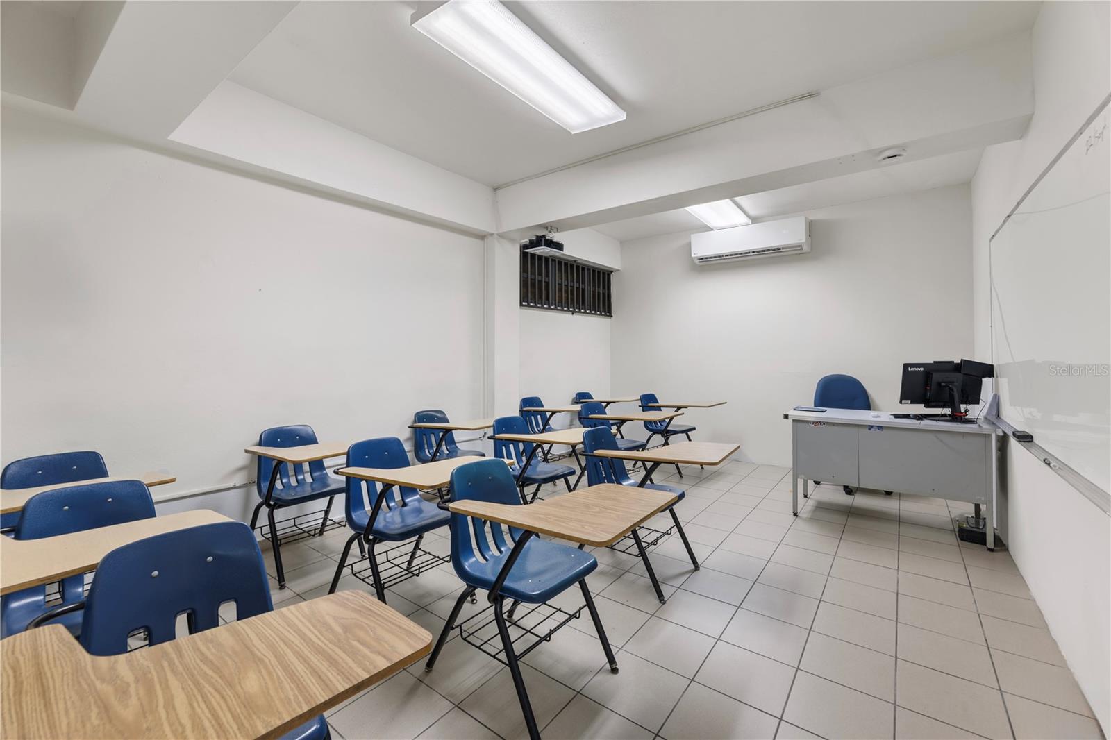 3 4229 CALLE MARGINAL