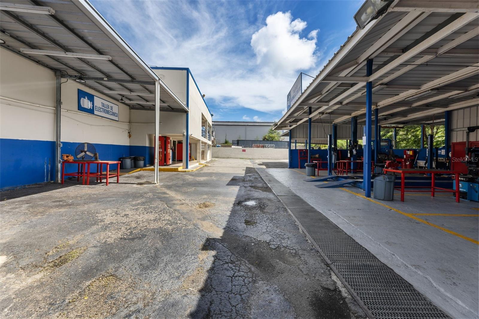 3 4229 CALLE MARGINAL