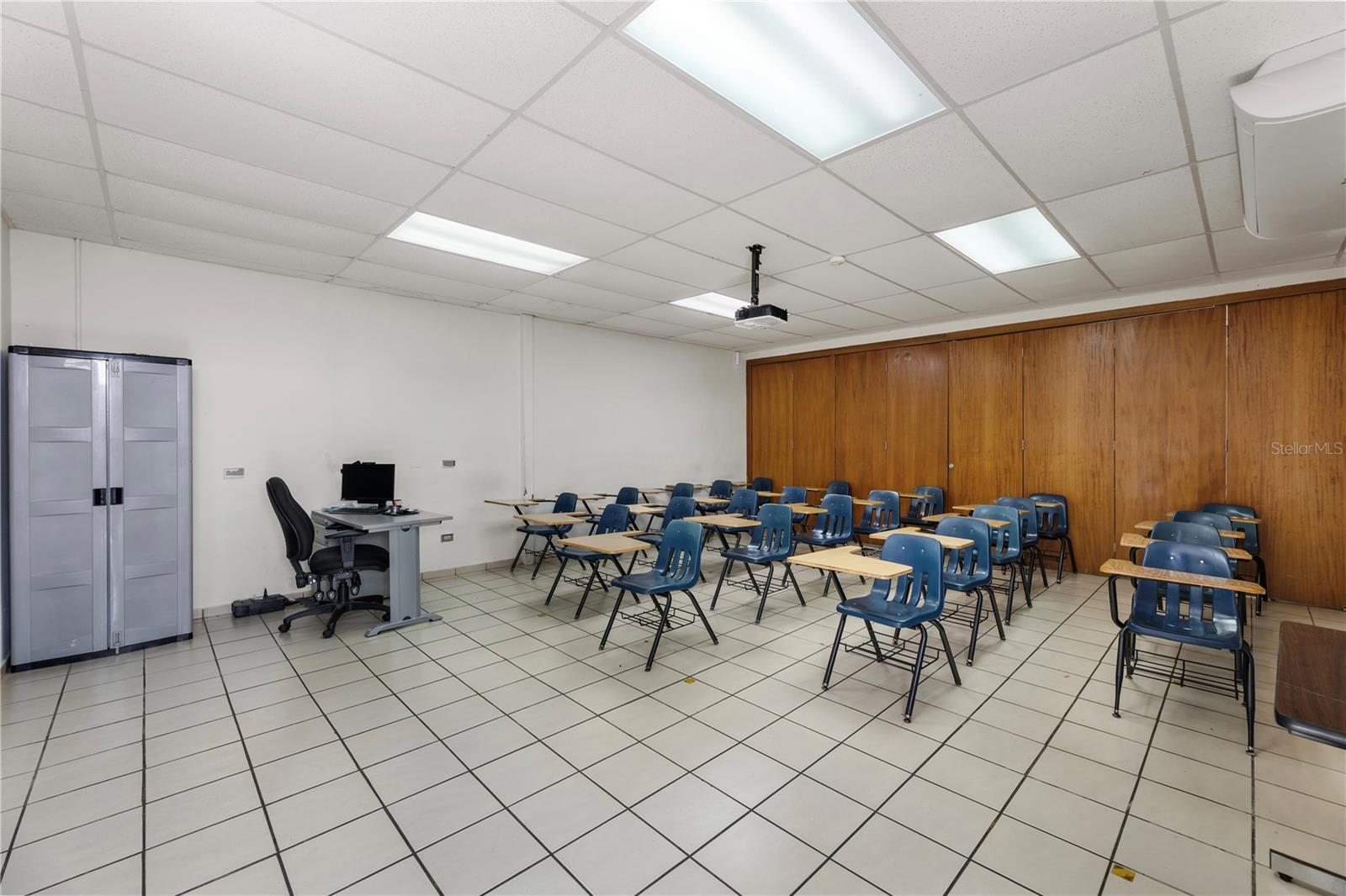 3 4229 CALLE MARGINAL