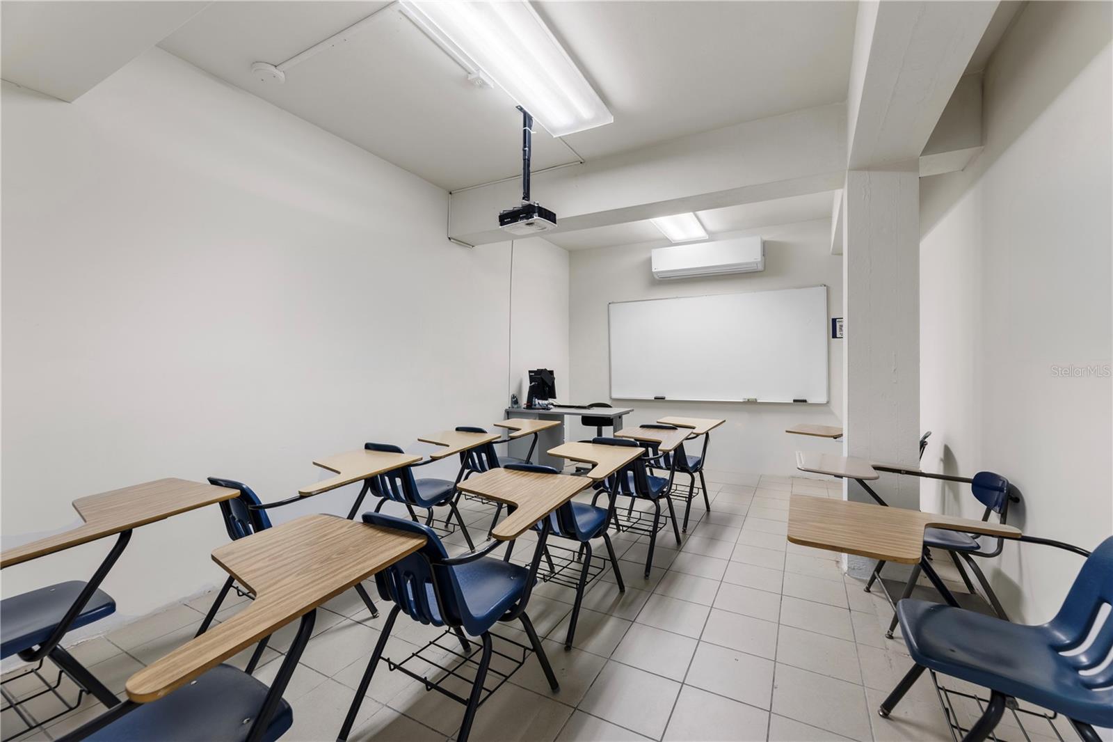 3 4229 CALLE MARGINAL