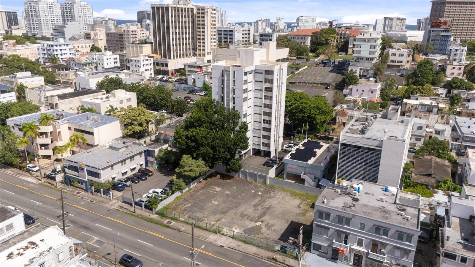 1419 AVENIDA FERNÁNDEZ JUNCOS