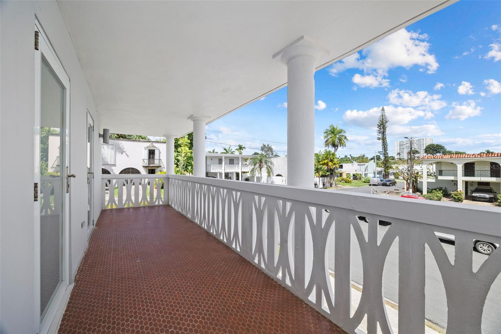 B-6 CALLE ARROYO URB EL REMANSO