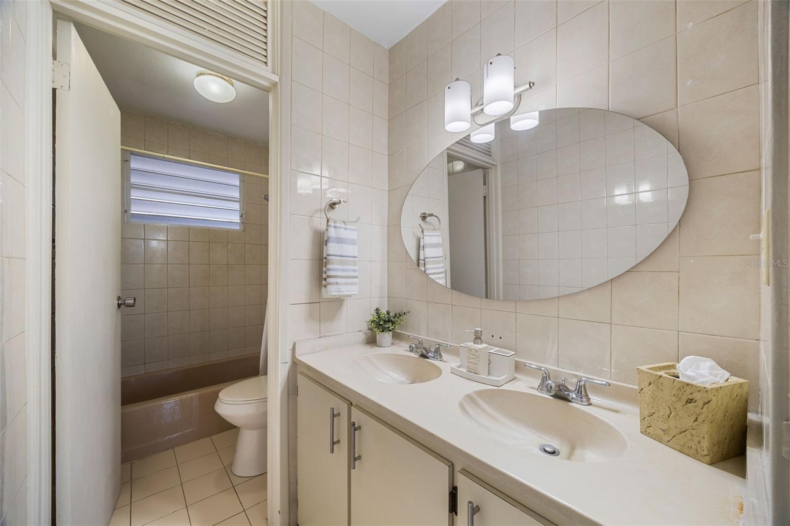 B-6 CALLE ARROYO URB EL REMANSO