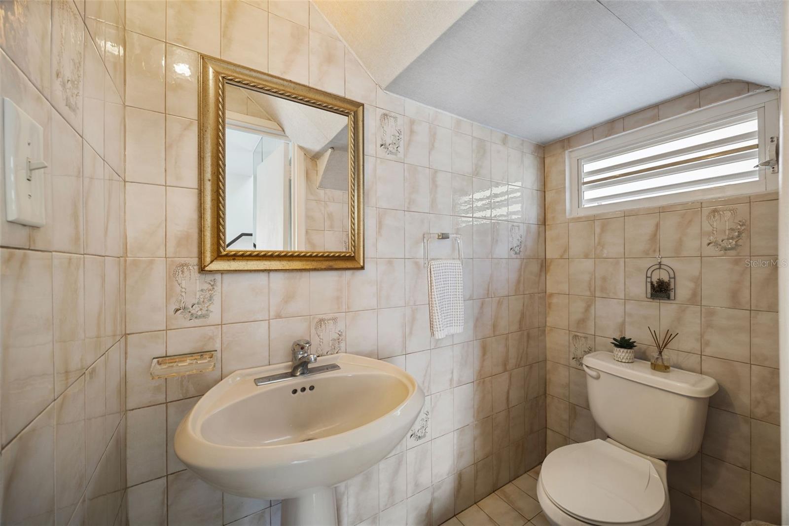 B-6 CALLE ARROYO URB EL REMANSO