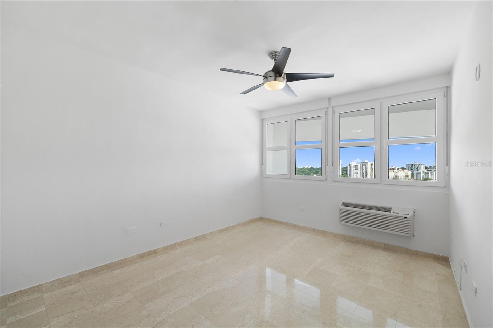 101 CALLE ORTEGON #1502