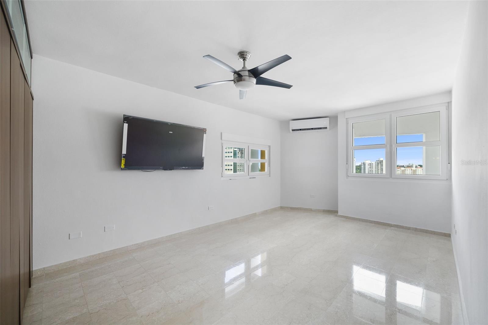 101 CALLE ORTEGON #1502