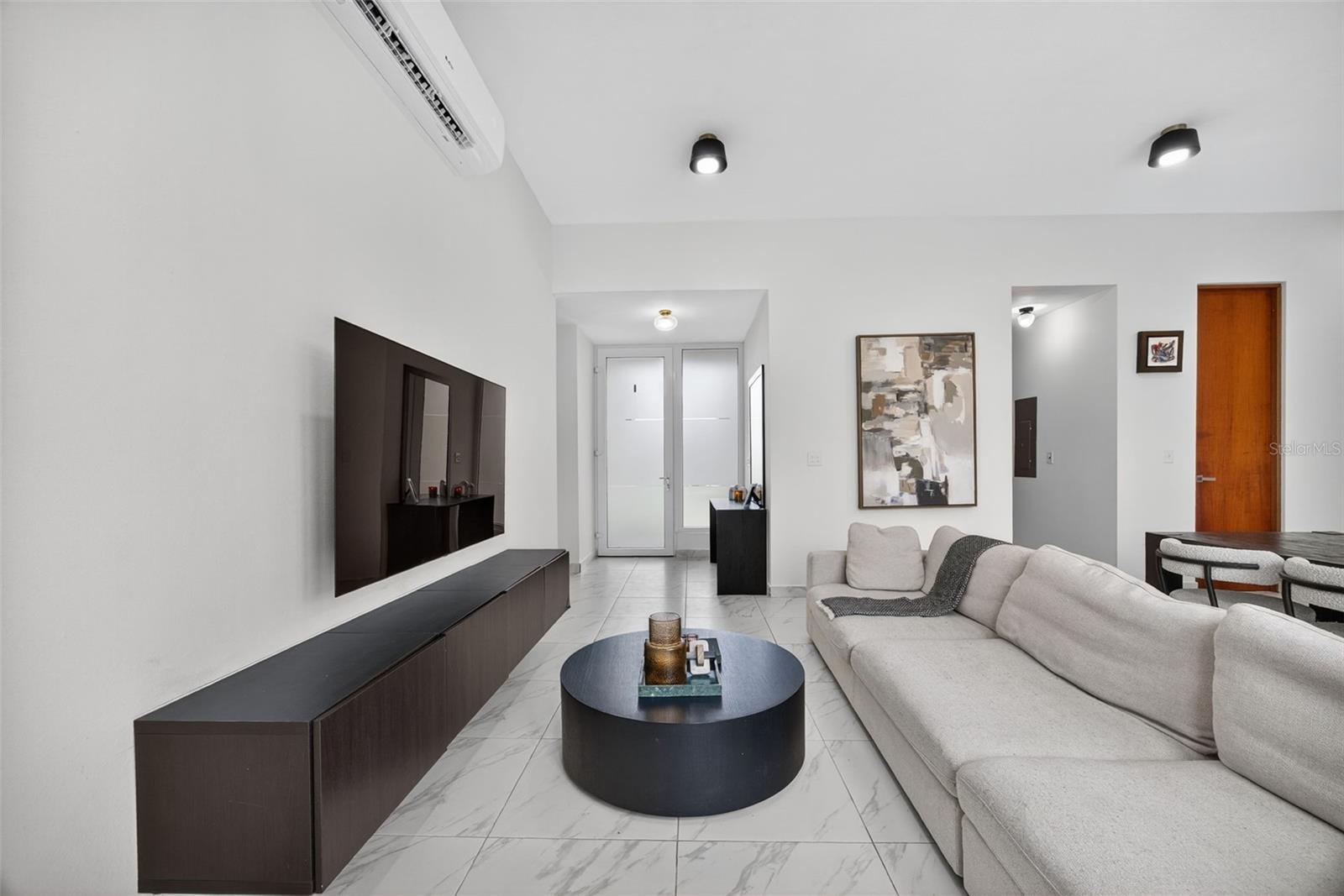 207 URB RIVER TERRACE