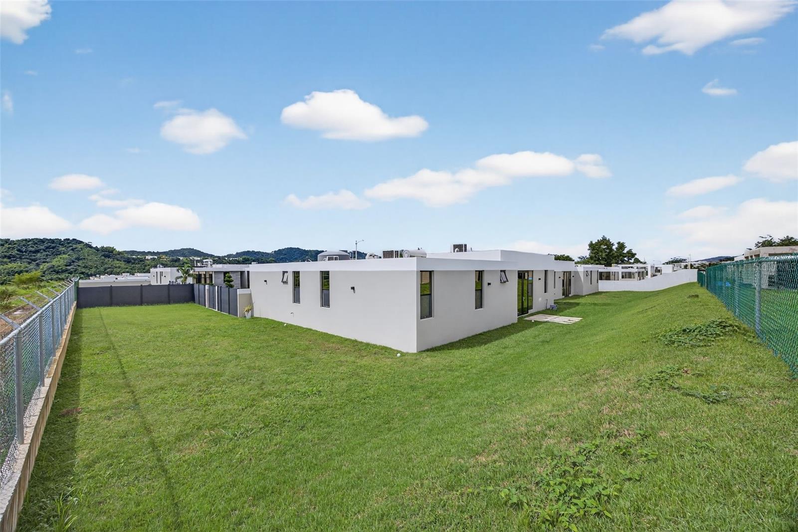 207 URB RIVER TERRACE