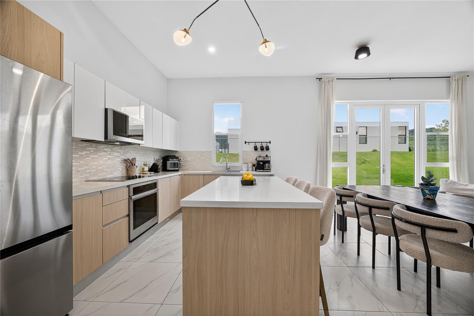 207 URB RIVER TERRACE