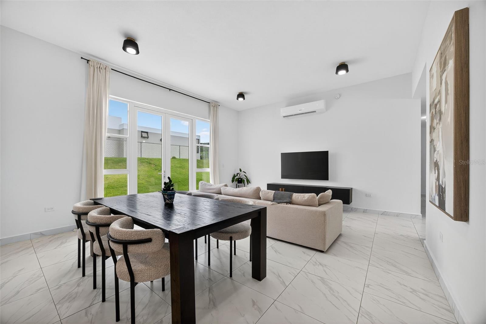 207 URB RIVER TERRACE