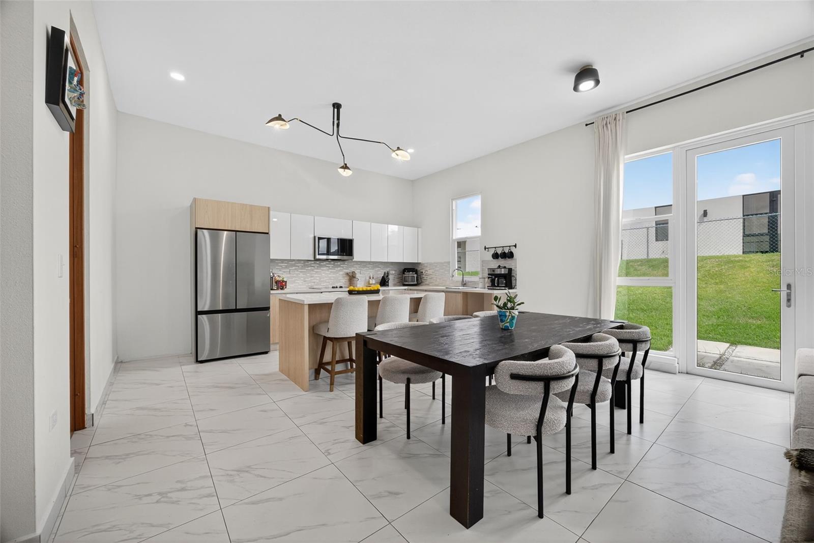 207 URB RIVER TERRACE