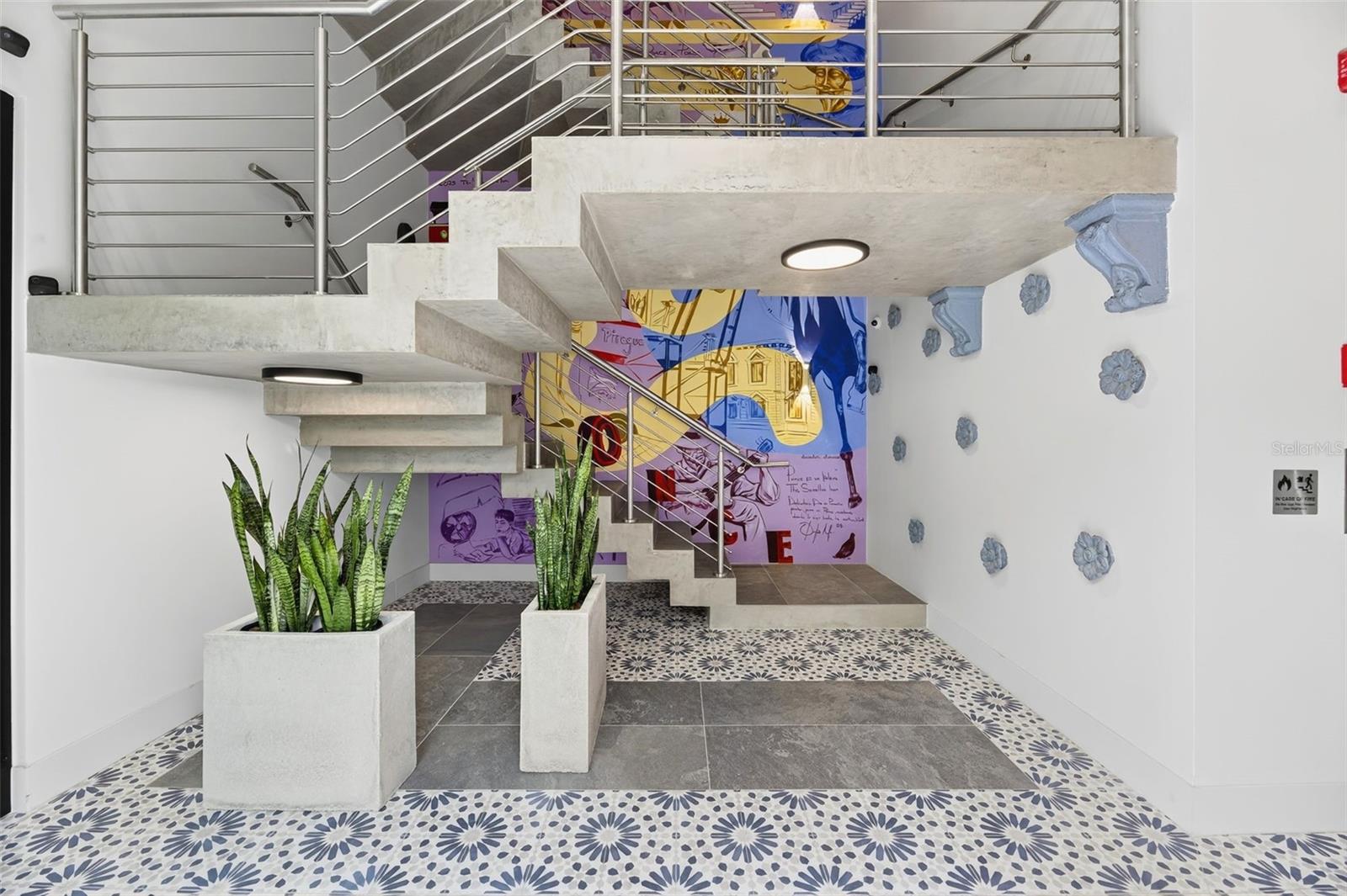 6951 REINA ISABEL STE. 101 #3a