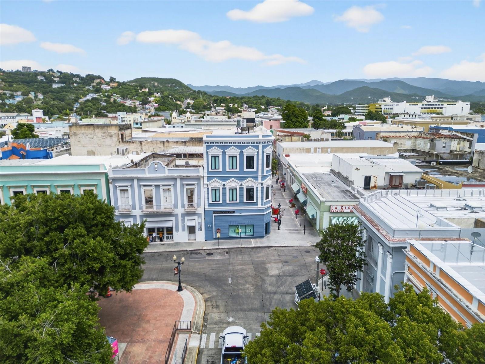 6951 REINA ISABEL STE. 101 #3a