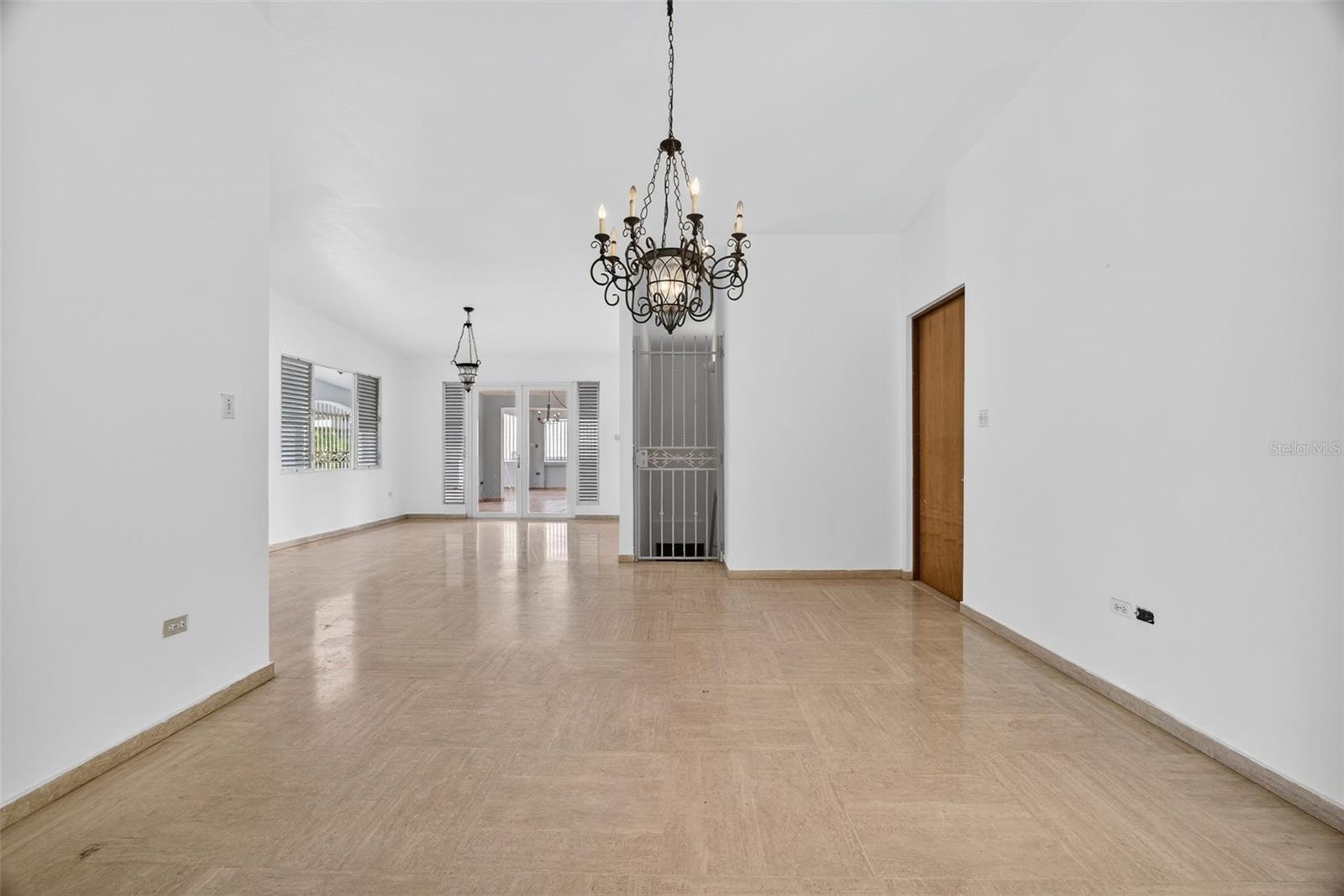 F2 CALLE FOREST HILL