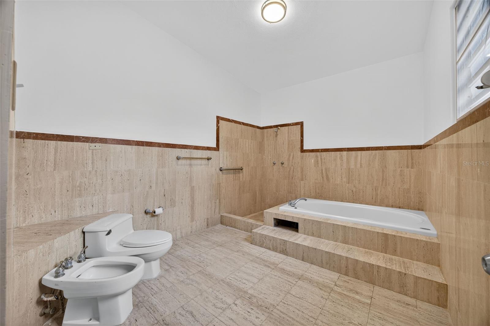 F2 CALLE FOREST HILL