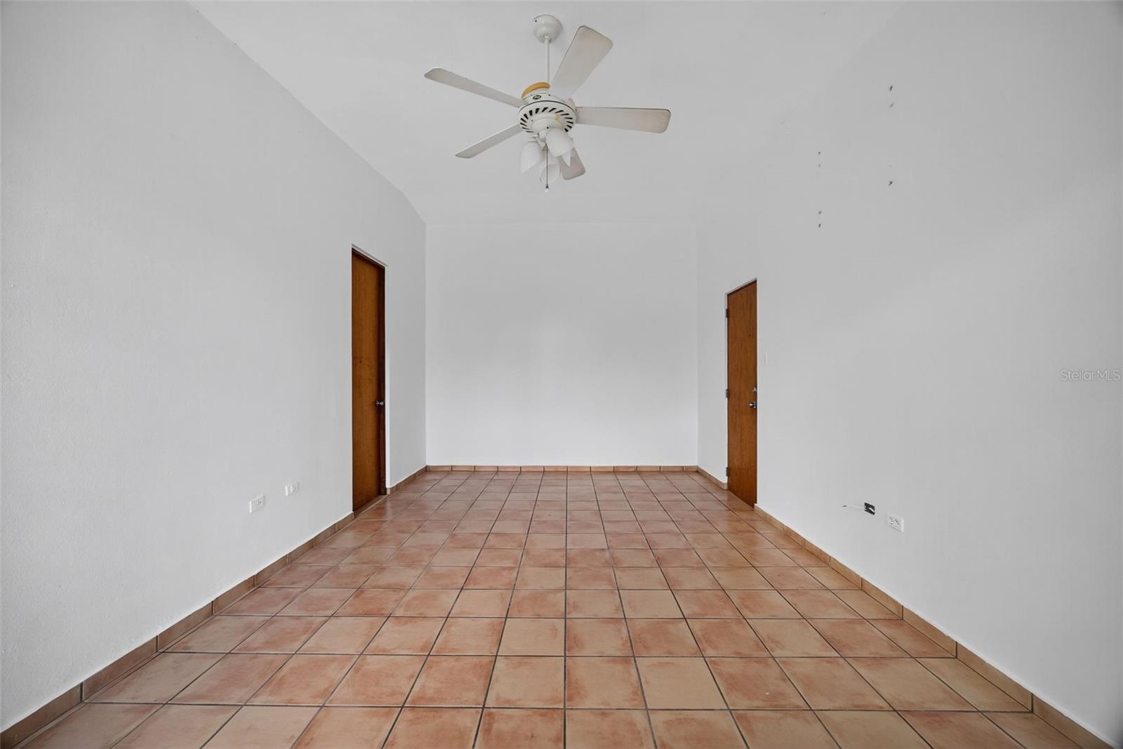 F2 CALLE FOREST HILL