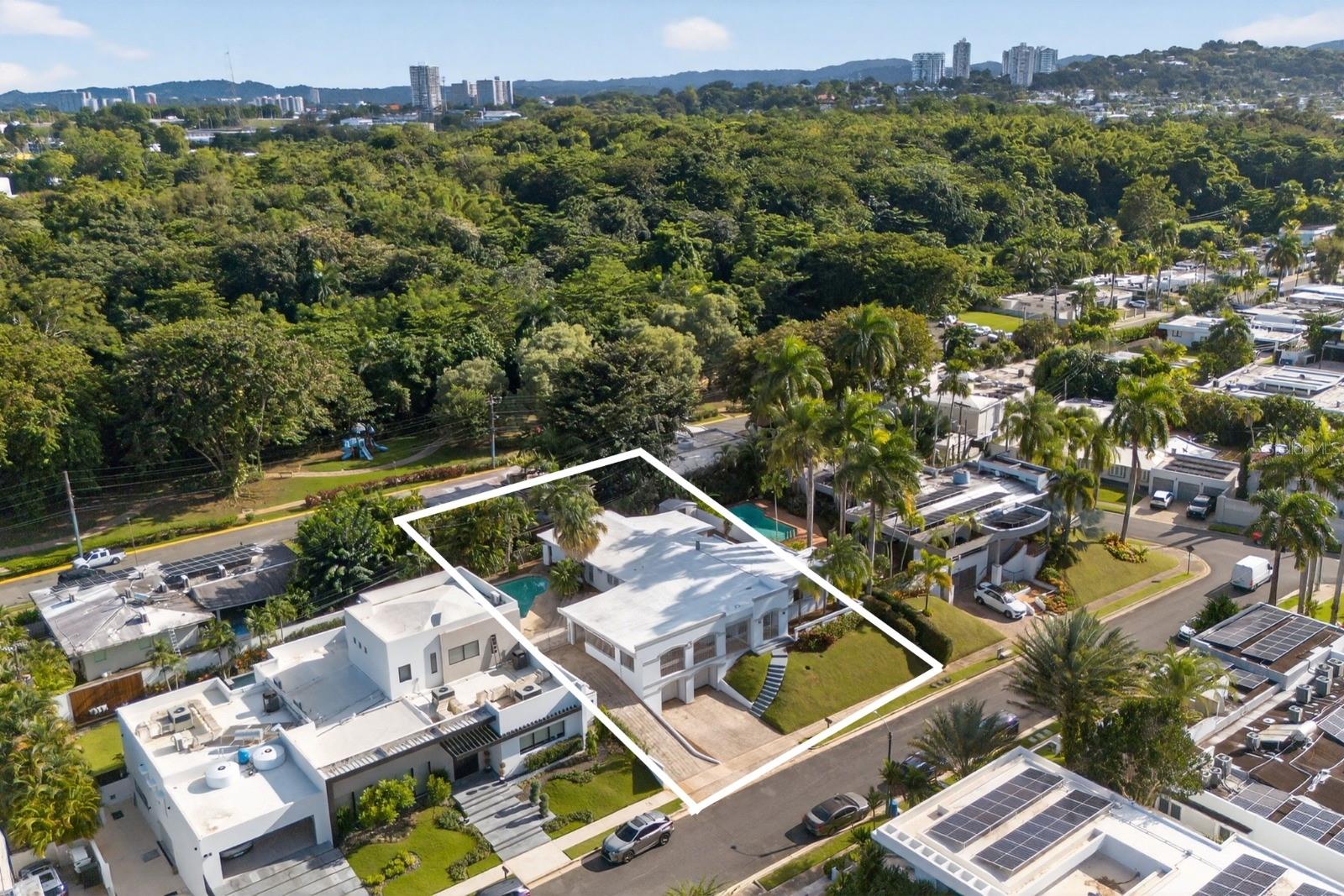 F2 CALLE FOREST HILL