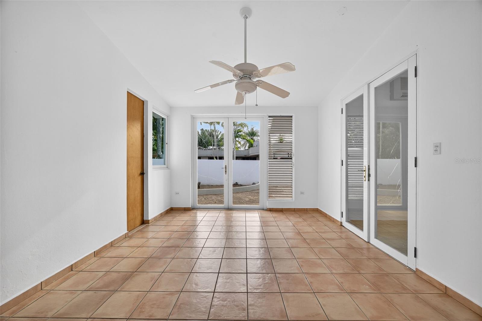 F2 CALLE FOREST HILL