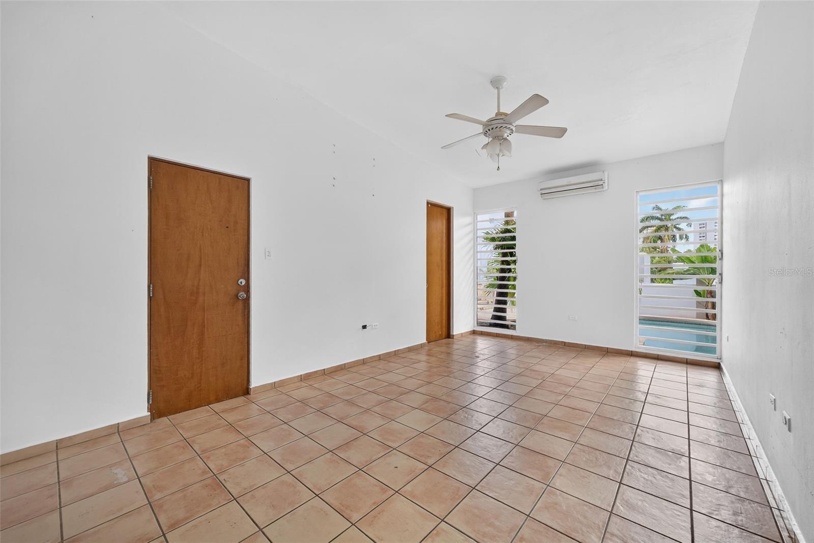 F2 CALLE FOREST HILL