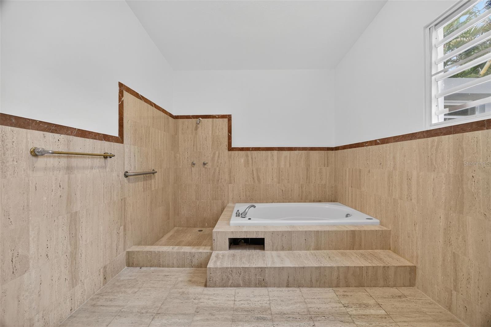 F2 CALLE FOREST HILL