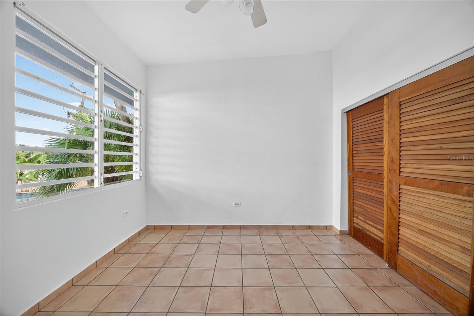 F2 CALLE FOREST HILL