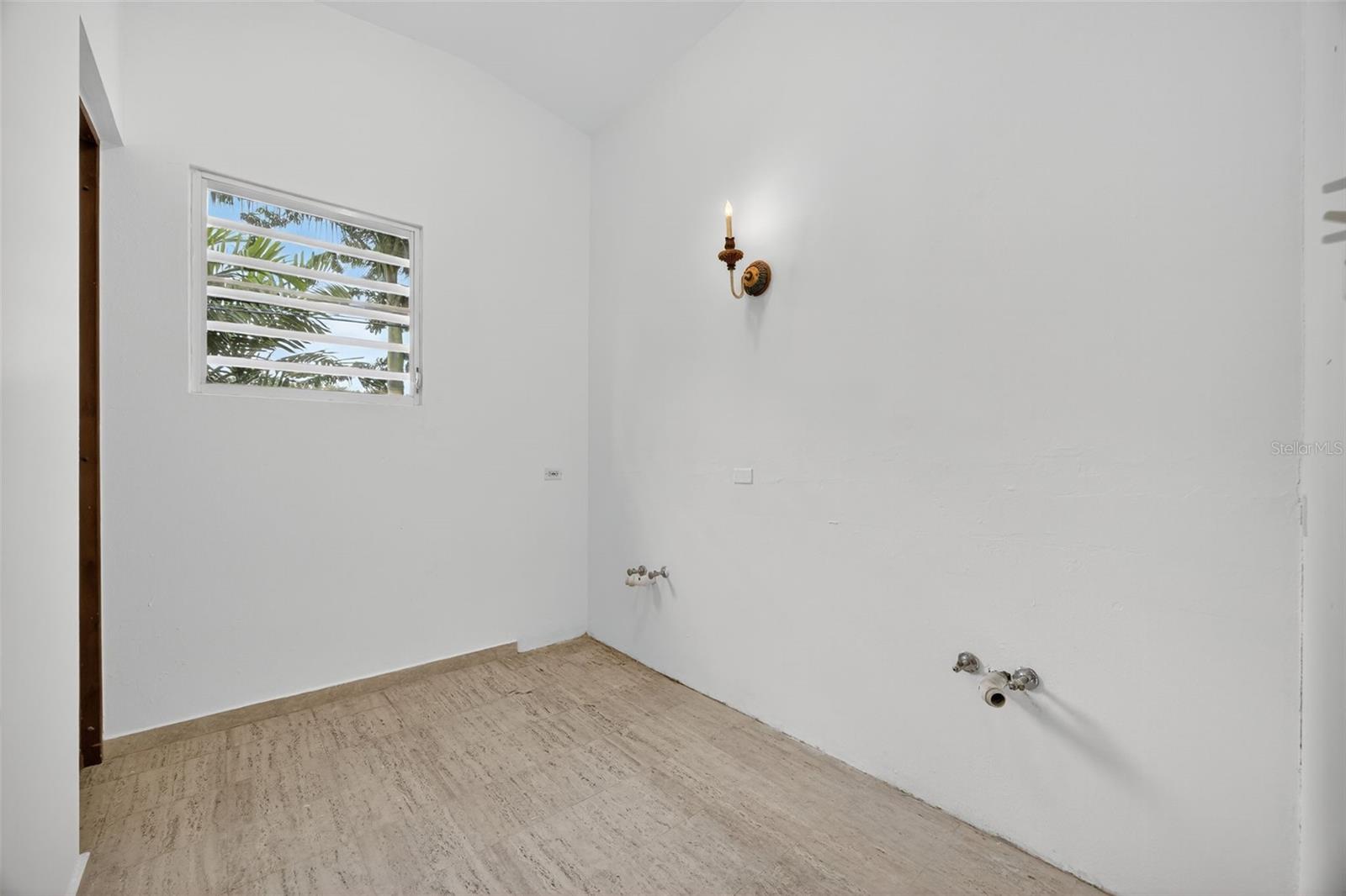 F2 CALLE FOREST HILL