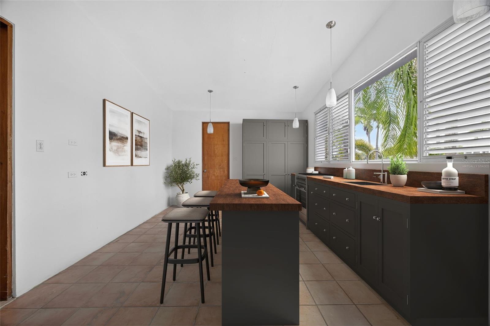 F2 CALLE FOREST HILL