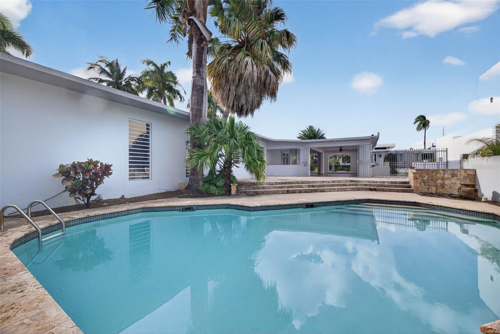 F2 CALLE FOREST HILL