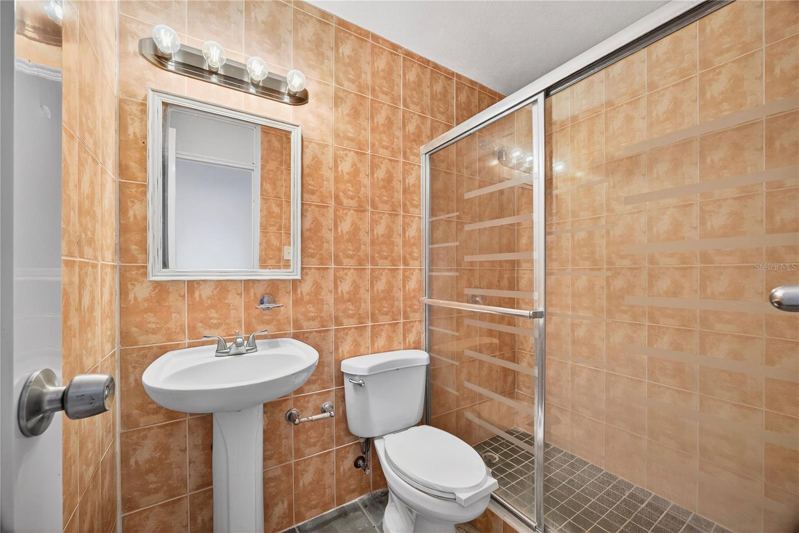 757 ENRIQUE LAGUERRE